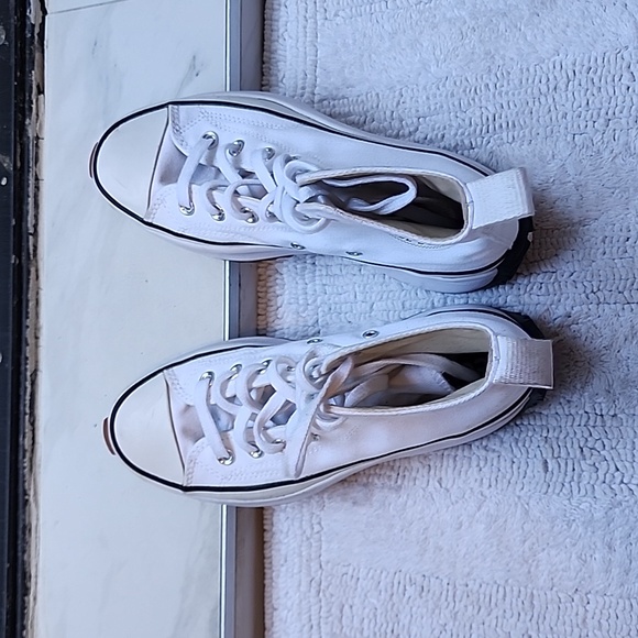 Woman's shoes - Picture 2 of 4